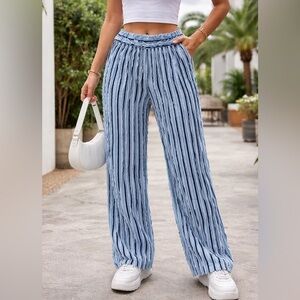 New Directions Textured Blue Vertical Pattern Wide Leg Pants, Woman’s Small